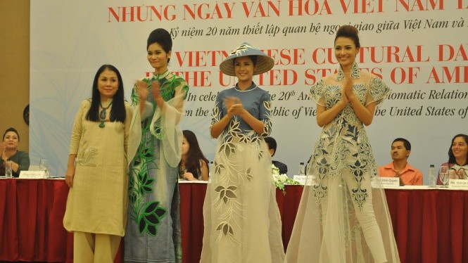 Vietnamese fashion show to be held in the US - ảnh 1